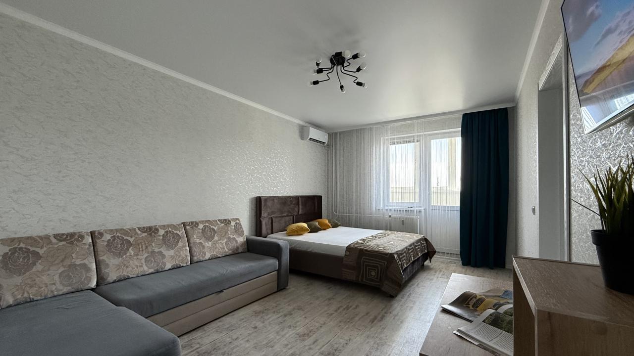 Real photos of Apartment from the company Home Hotel on Samoryadova, 2