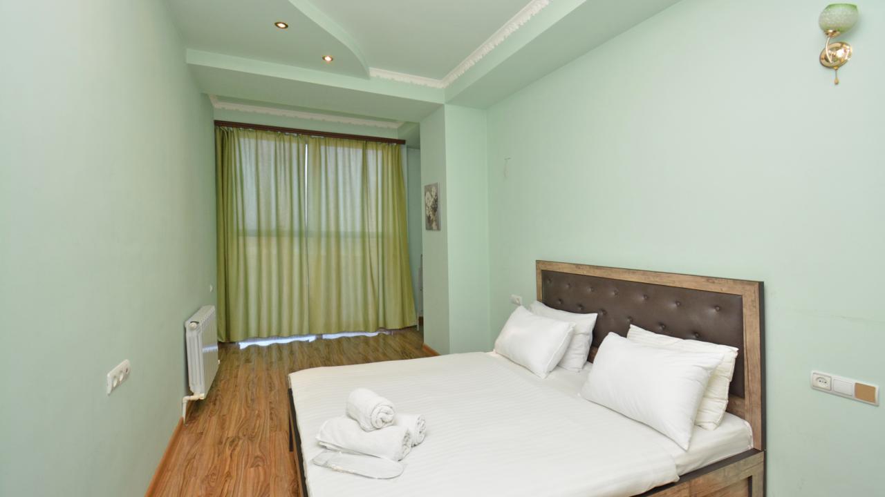 Реальные фото Perte House Apartment's на Цицернакаберда 1/2