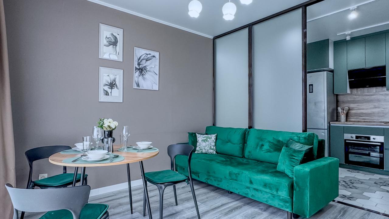 Real photos of Green FOX on Privolzhsky Zaton Embankment 24
