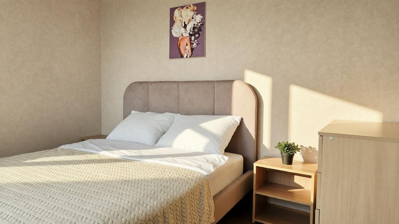 Real photos of 2-room apartment in Med. gorodok, VIZ district