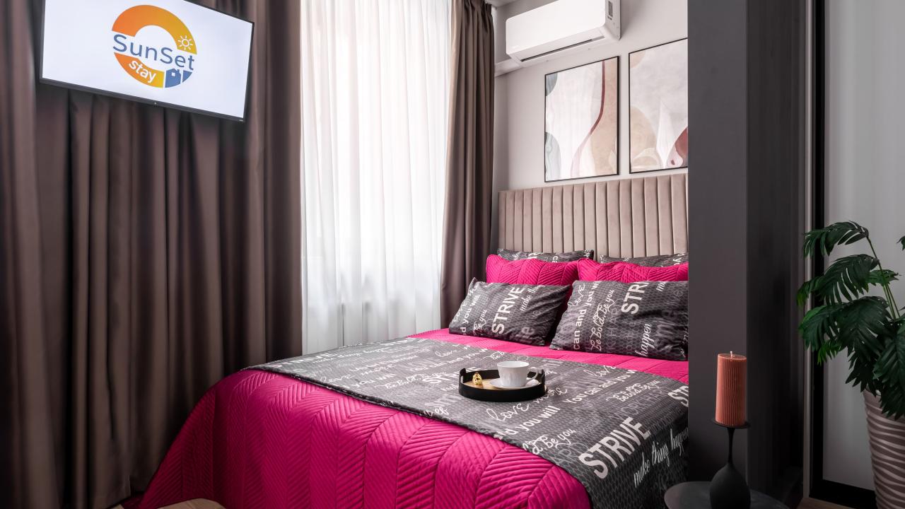 Real photos of SunSet Red Velvet 3-bed studio