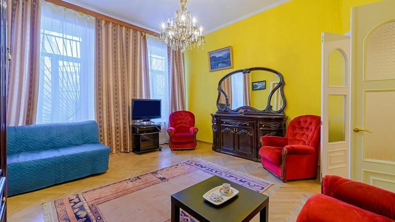 Real photos of Welcome Home (Velkom Home) on Italianskaya Street