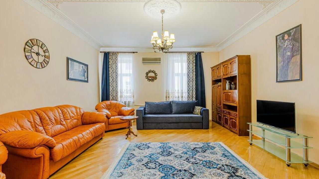 Real photos of DeRent Apartments on Griboyedov Street 14