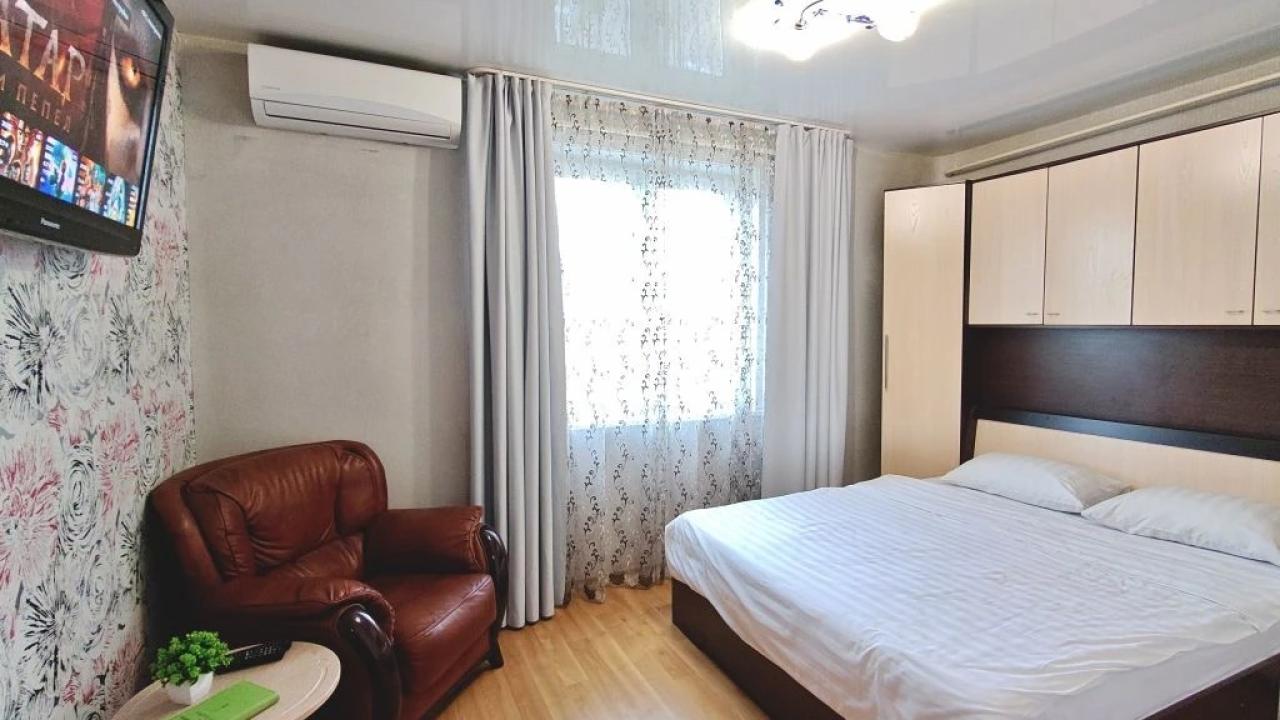 Real photos of Sverdlova St. 12 / one-bedroom 50sq.m. / up to 4 people