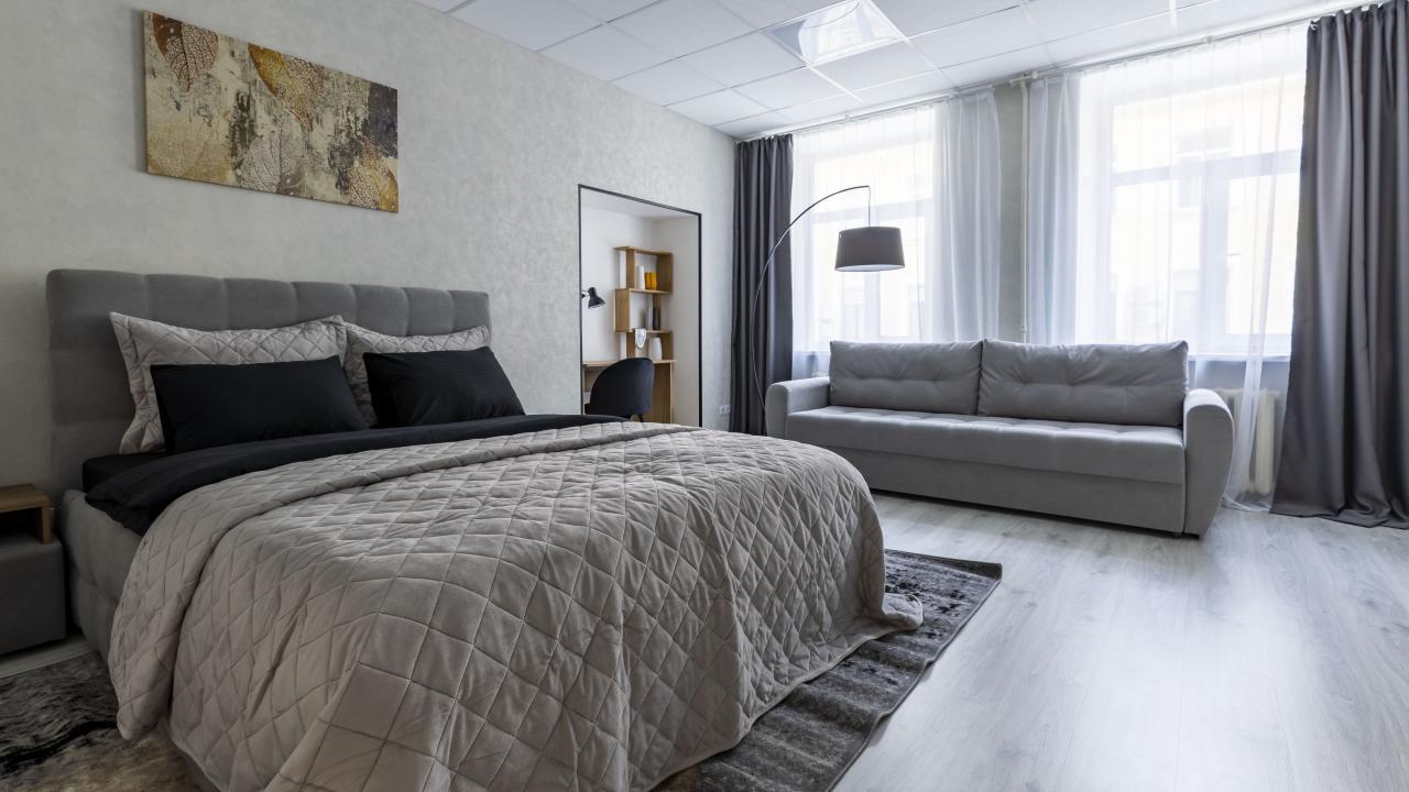 Real photos of DeRent Apartments on 29 Millionnaya Street
