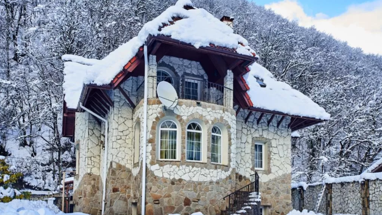 Real photos of Snow Village (Snou Villadzh)