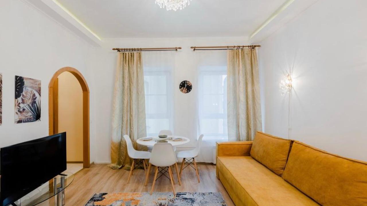 Real photos of DeRent Apartments on the embankment of the Griboyedov Canal 79