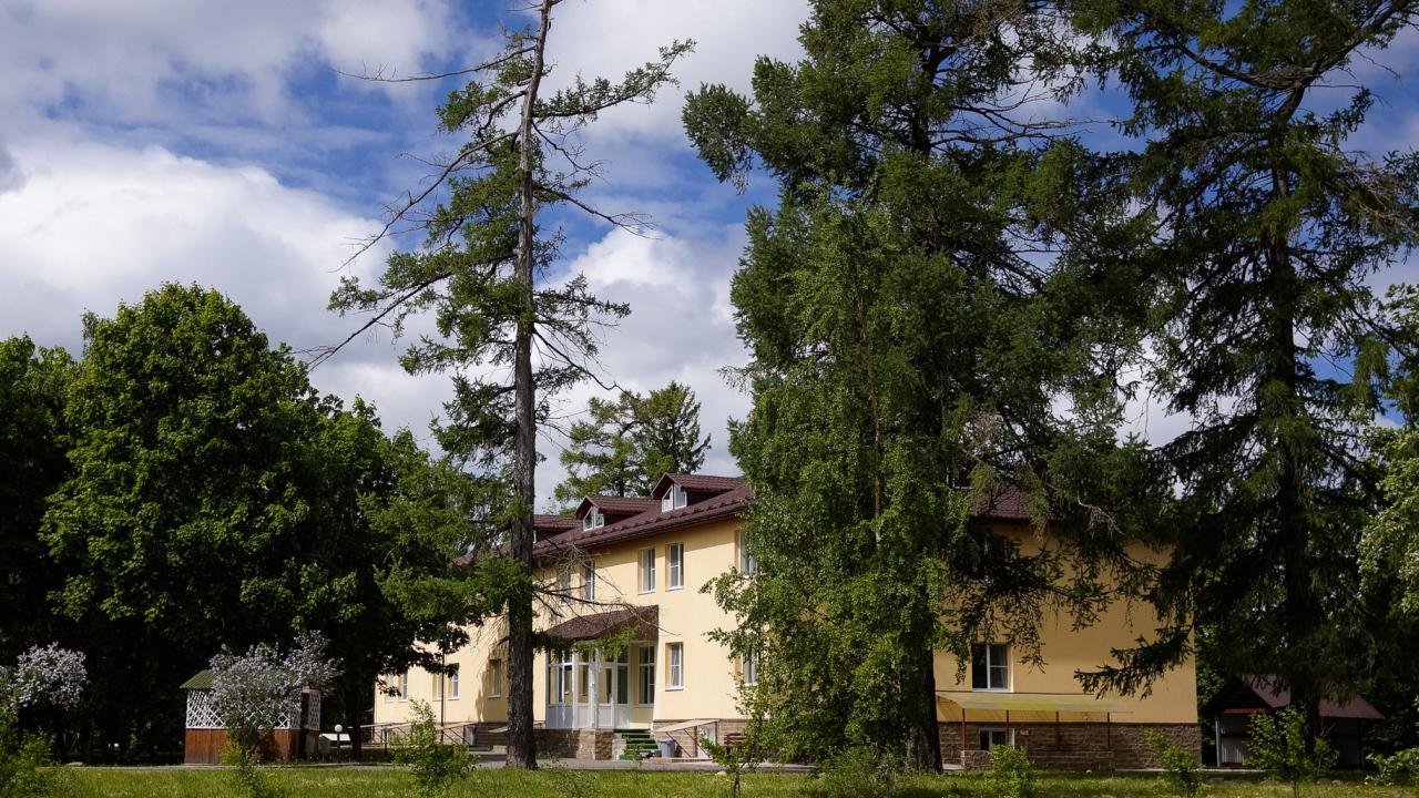 Real photos of Staroladozhskaya dacha