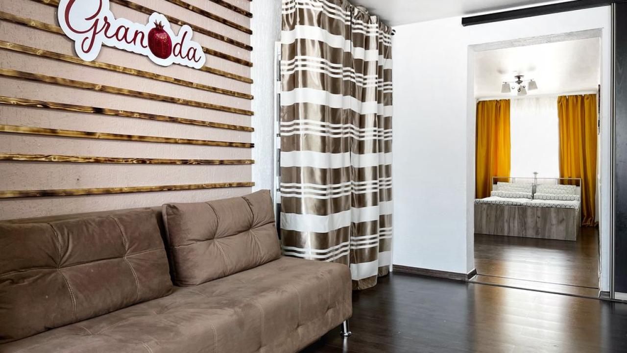 Real photos of Granada Apartments on Goroshnikova Street
