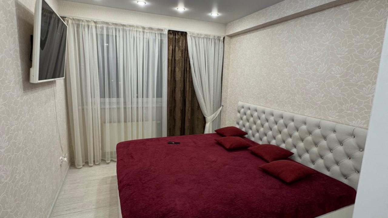 Real photos of Cozy place on Neftyanikov Avenue