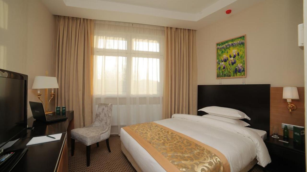 Реальные фото Greenwood Hotel (Гринвуд)