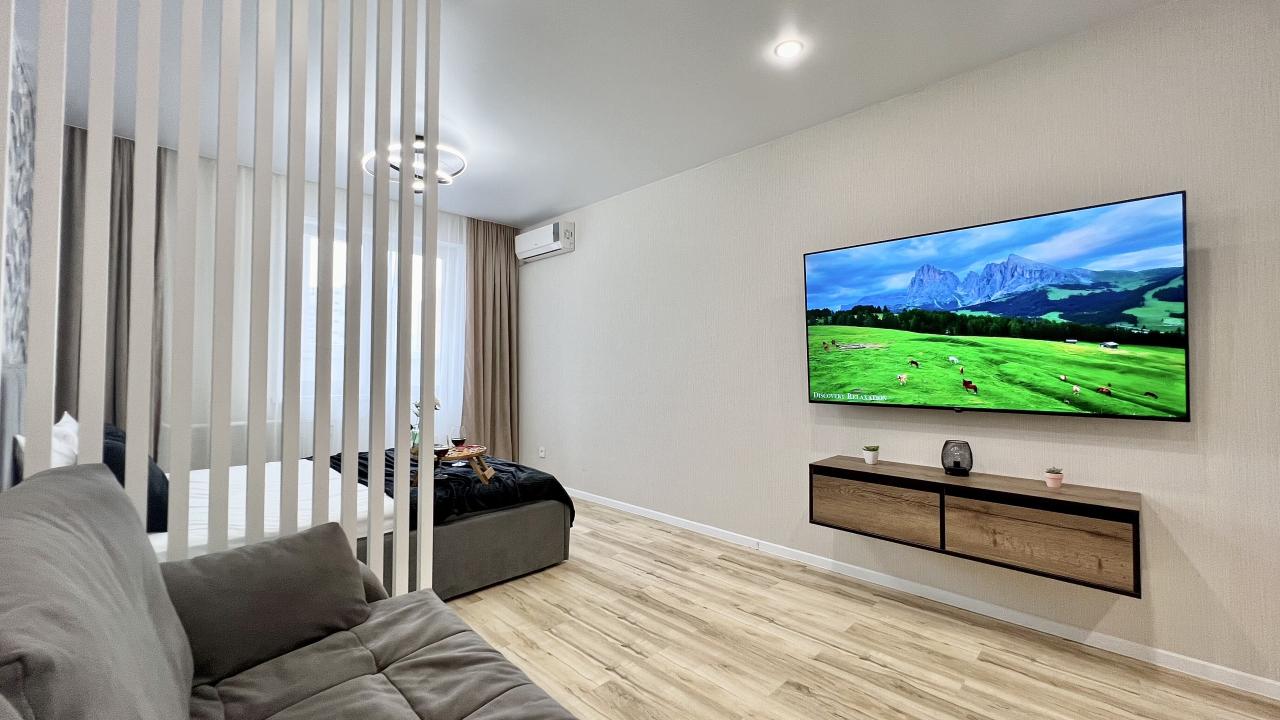 Real photos of The green house suite on Polyanichko street 11/6