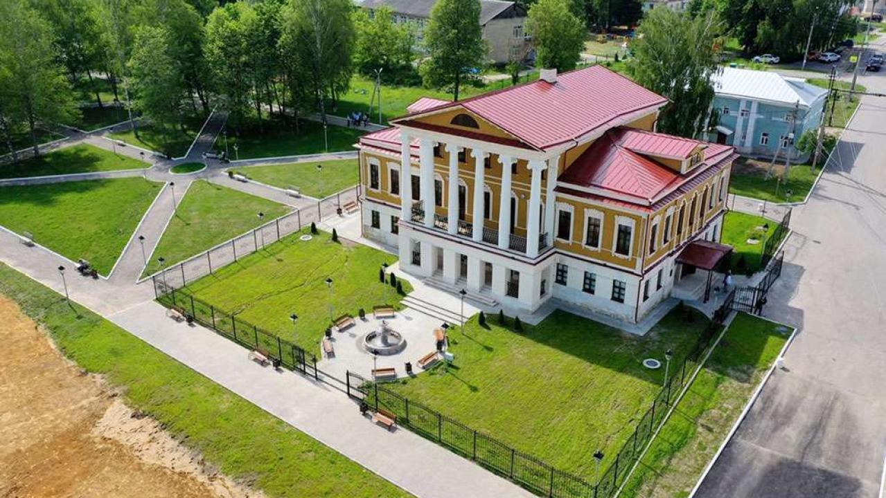 Real photos of Noble estate of the Mosolovs