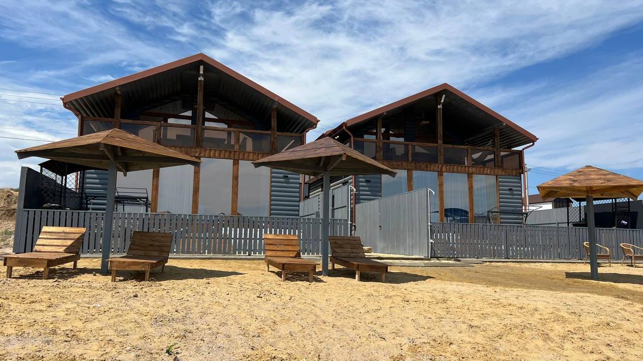Real photos of Moon House