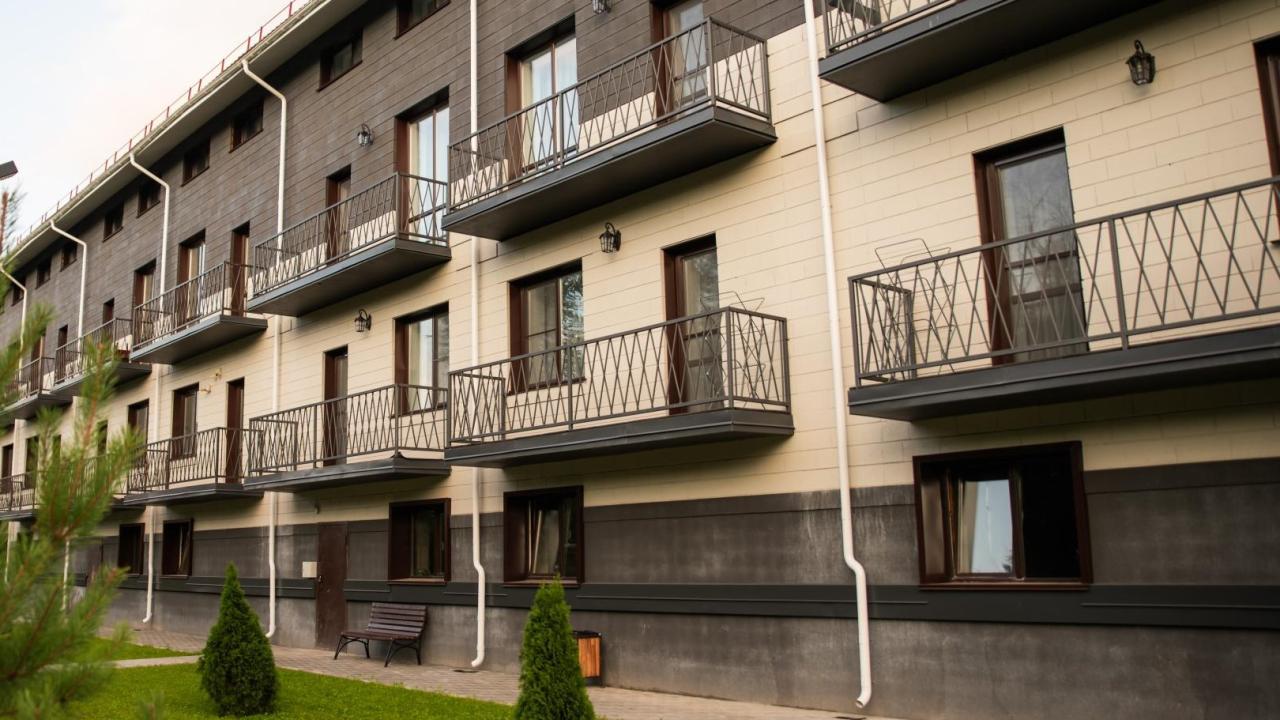 Real photos of Apartments Visiting Emilia on the street on March 8