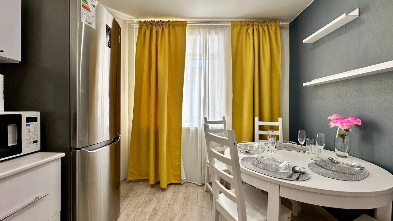 Real photos of EasyRent on 40 let Pobedy Street 49A