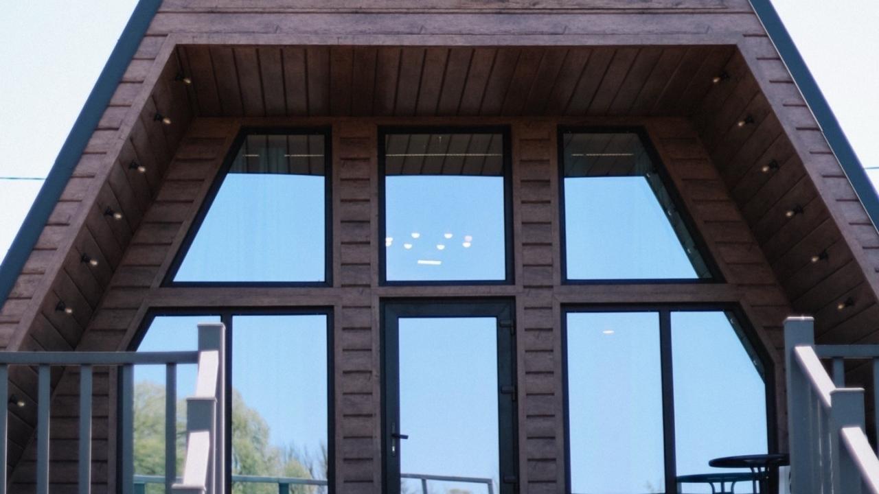 Real photos of A large house at Alex's recreation center.