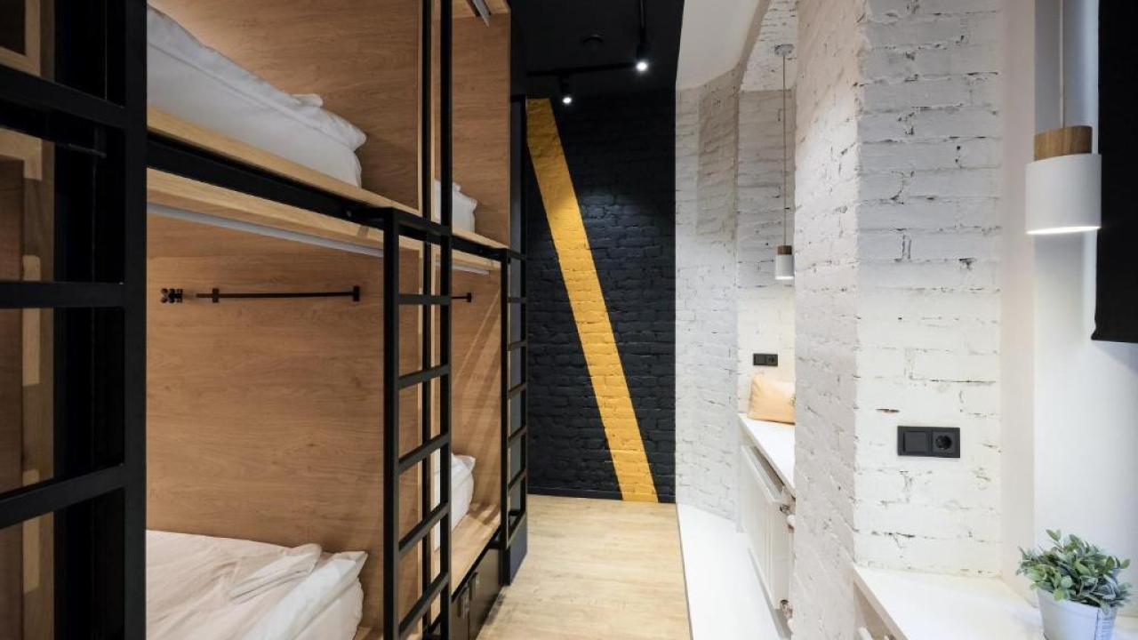 Реальные фото InBox Capsule Hotel (ИнБокс Капсула)