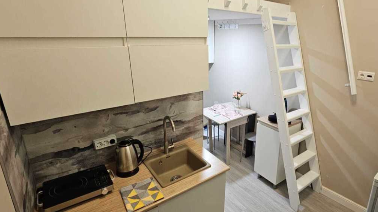 Real photos of Dobro pozhalovat' v stolicu on the alley of the First Mayevka 15 building 4