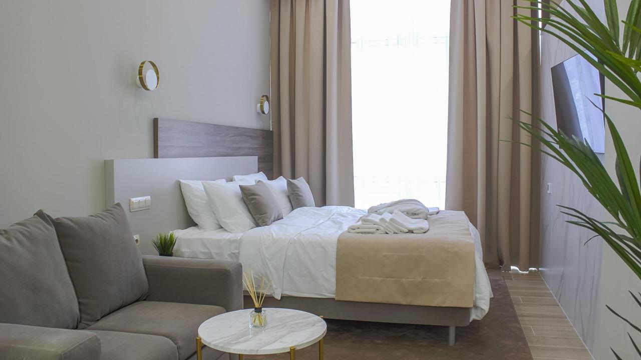 Реальные фото Mirror Residence (Миррор Резиденс)