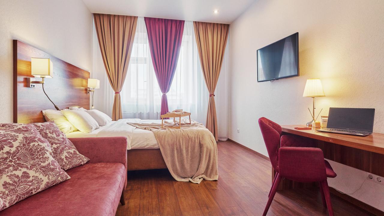 Real photos of Petrovsky apartments on Frunze Avenue 25