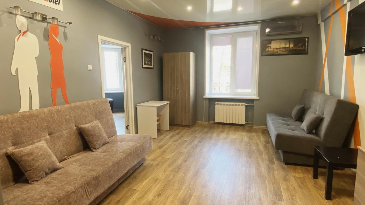 Real photos of Apartments near the railway station on Metallurg Avenue