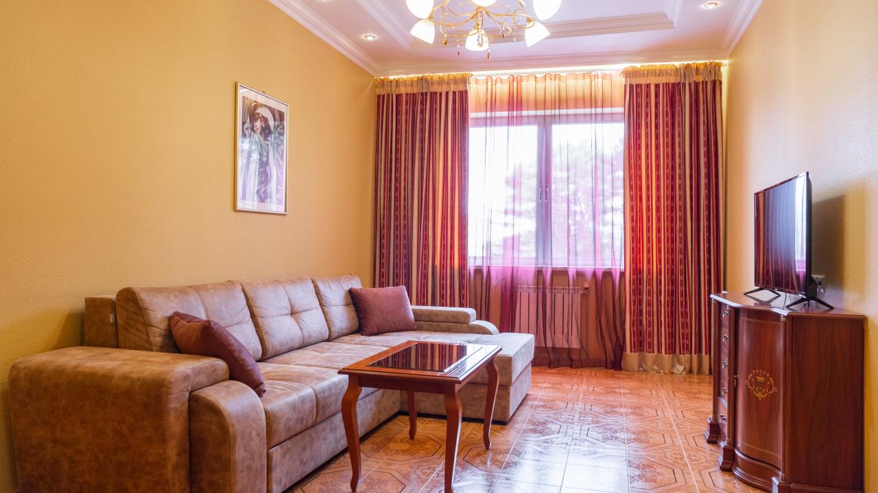 Реальные фото LetoApart на улице Кубанская 12Б ЖК Премьер