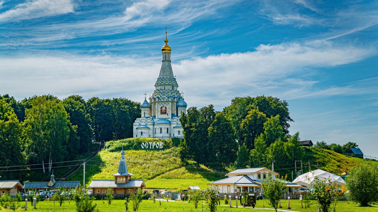 Real photos of Tsarskaya usadba Ostrov