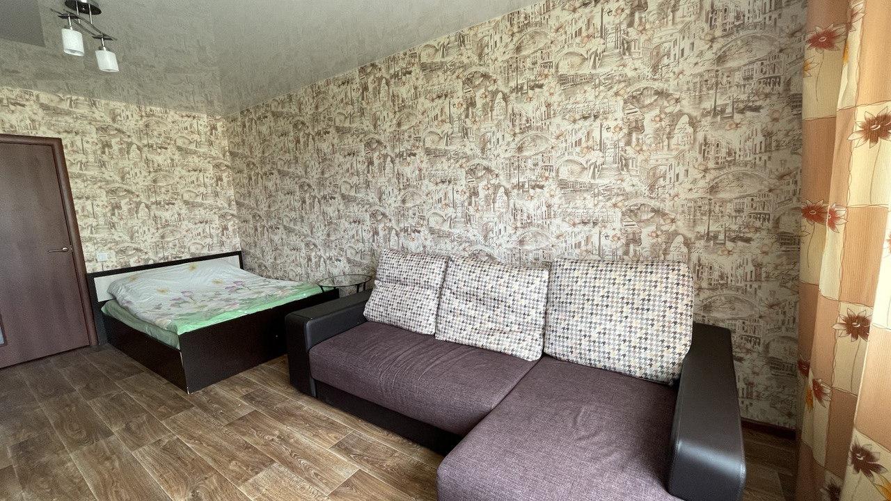 Real photos of Apartments on the boulevard of the 60th anniversary of October 21k3