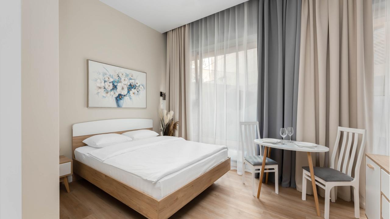 Real photos of Knokey on Narodnaya Opolcheniya Street 13