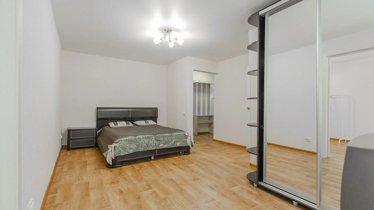 Real photos of Krylia Apartment Bureau on Chapaev street 13