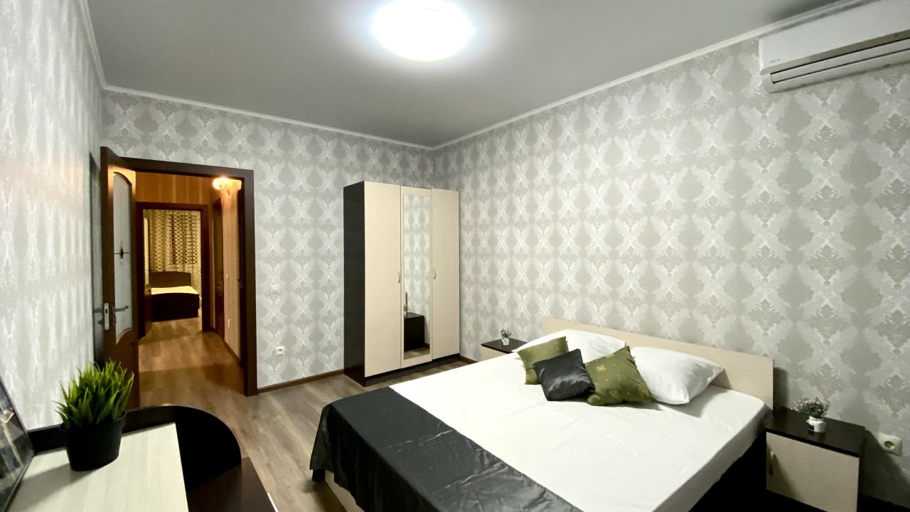 Real photos of Apartment from the company Home Hotel on Aksakov