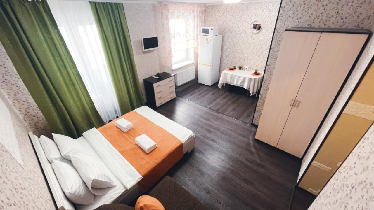 Real photos of Crocus on Druzhby microdistrict 4, bldg. 1