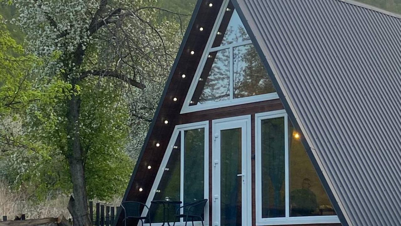Real photos of Kapriz Manor on Sadovaya 9