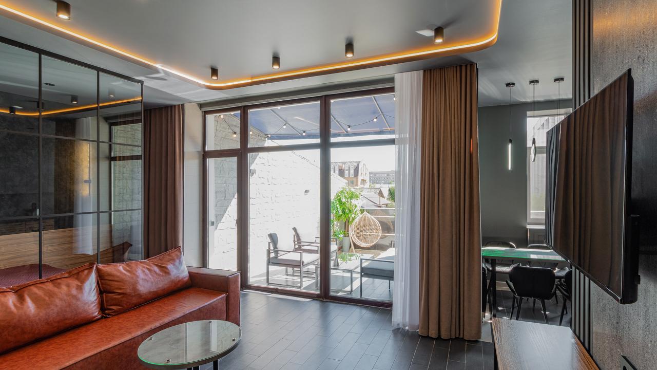 Real photos of Apartments on 33 Sazonova Street