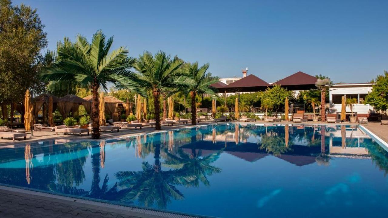 Реальные фото Cross Resort (Кросс Ресорт)
