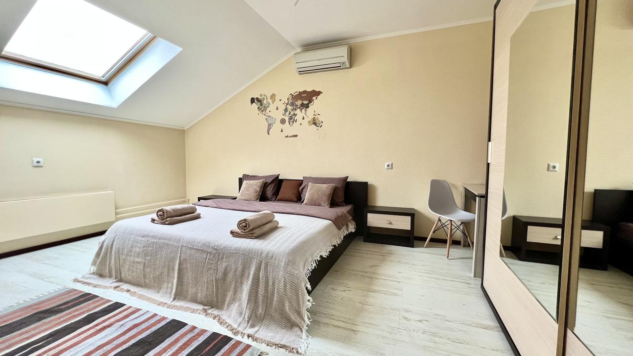 Real photos of Rental Family Rooms (Rental Family) on October 25 street