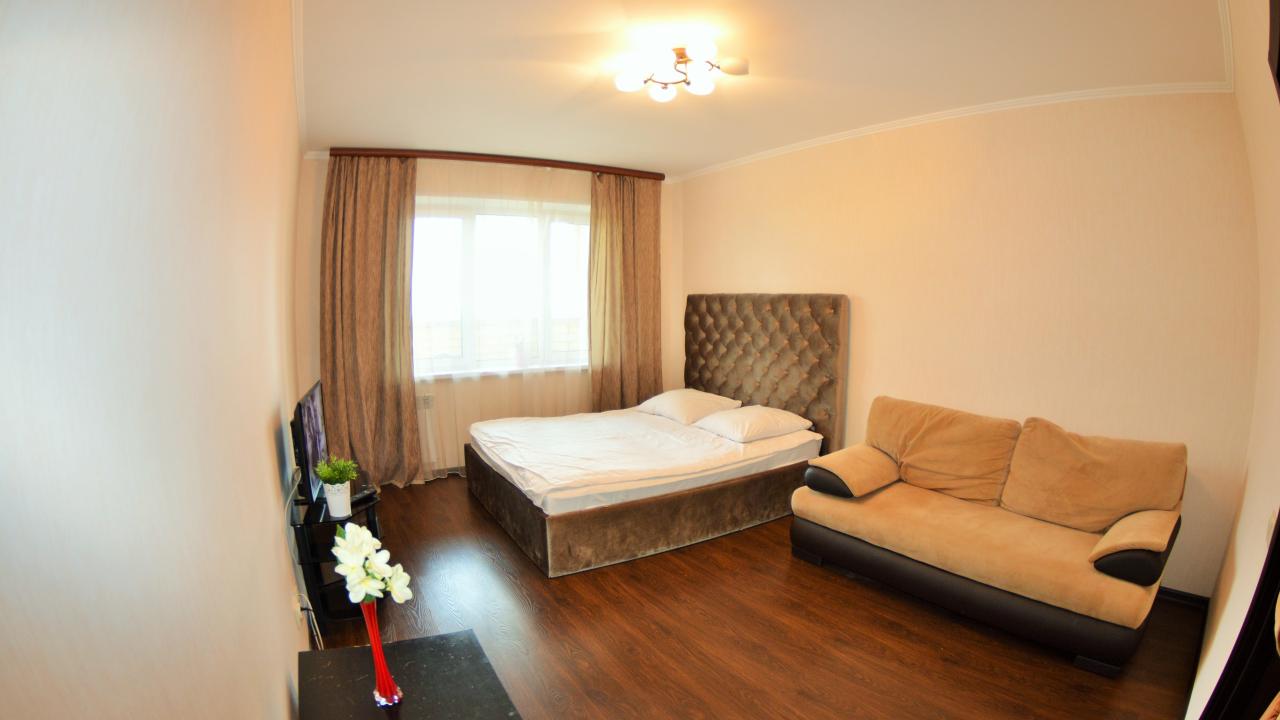 Real photos of Day and night, a cozy apartment in the center on Chapaev 8