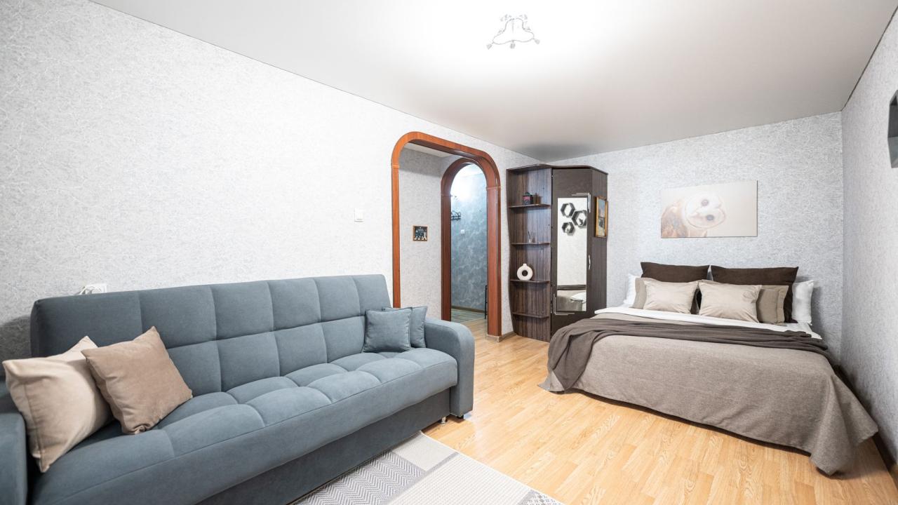 Real photos of Five Stars on Volodarsky street 17