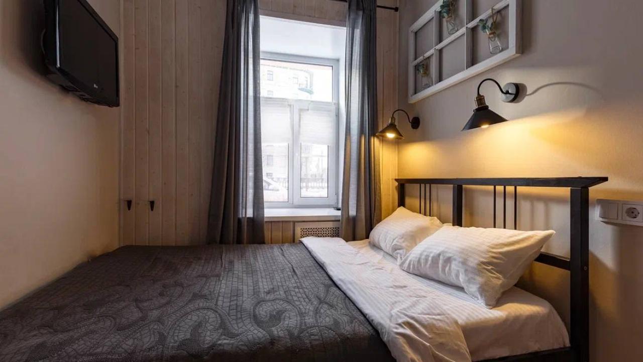 Real photos of Studio No. 4 at the Lion's Bridge