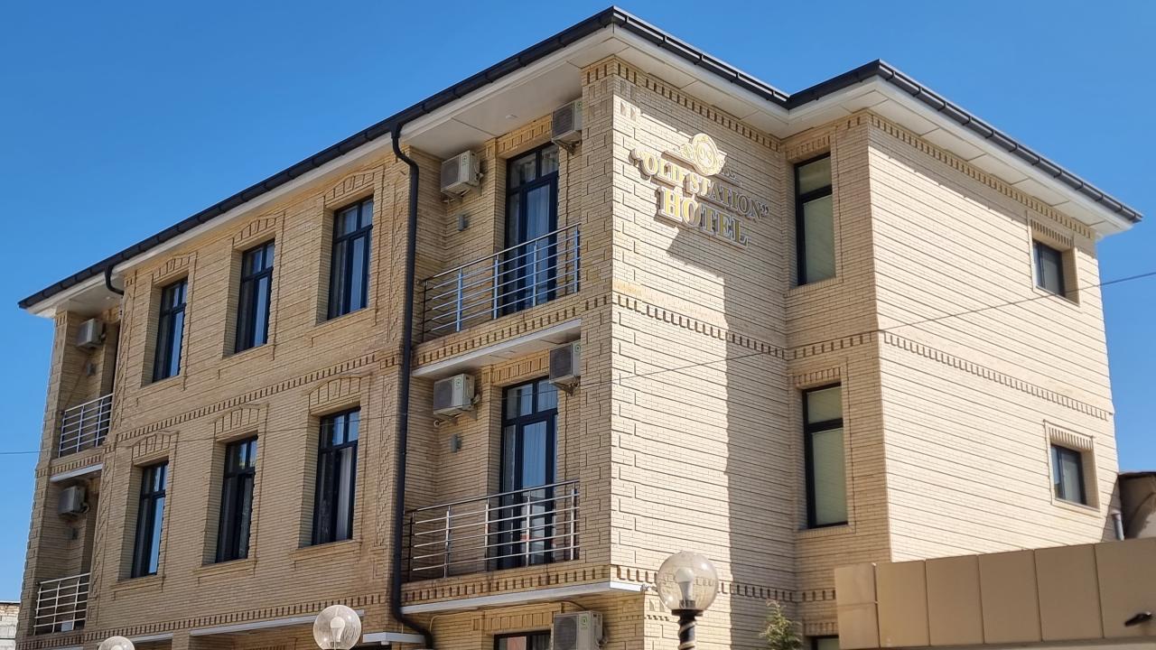 Old Station Hotel (Олд Стэйшн)