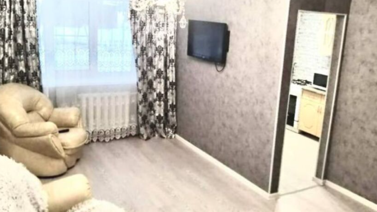 Real photos of Apartments on Mukhina street 32