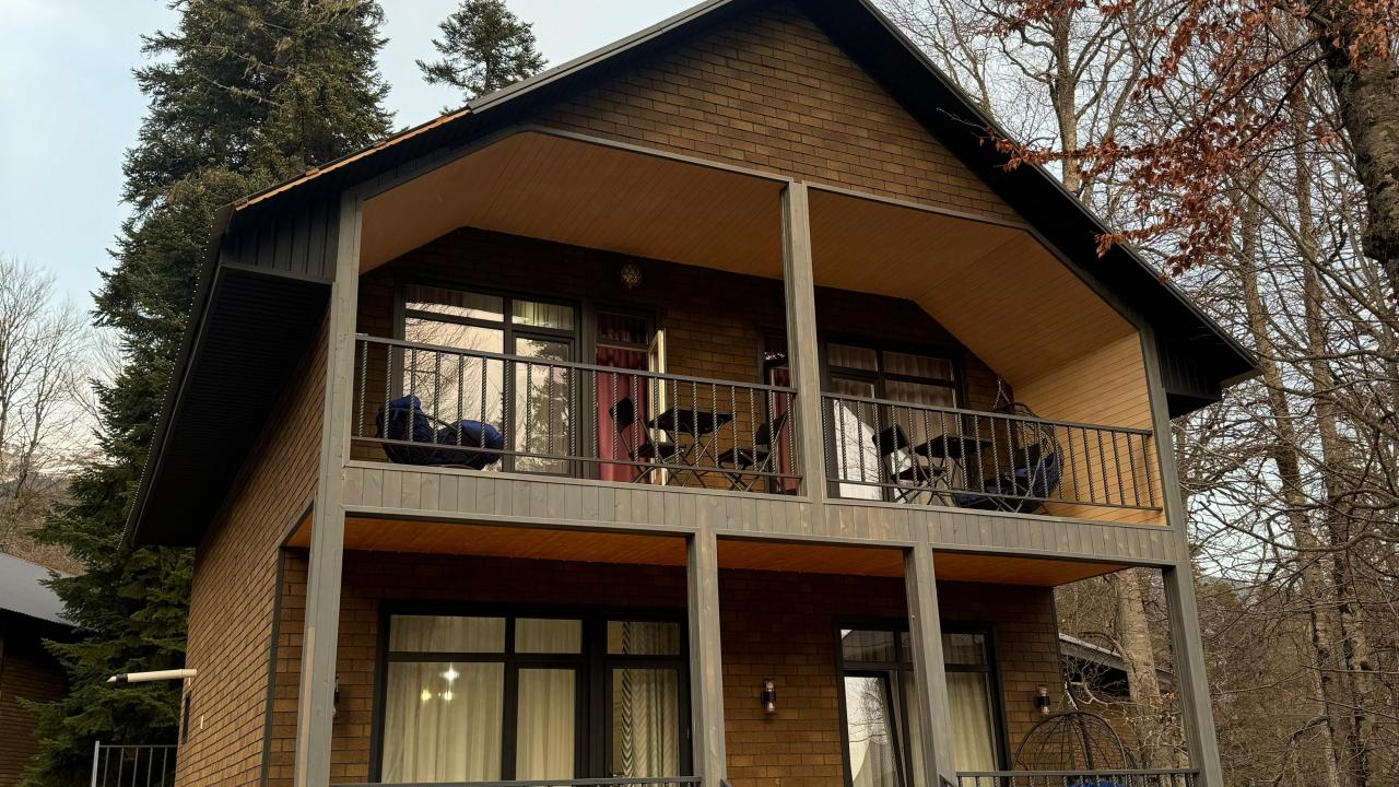 Real photos of Edi House