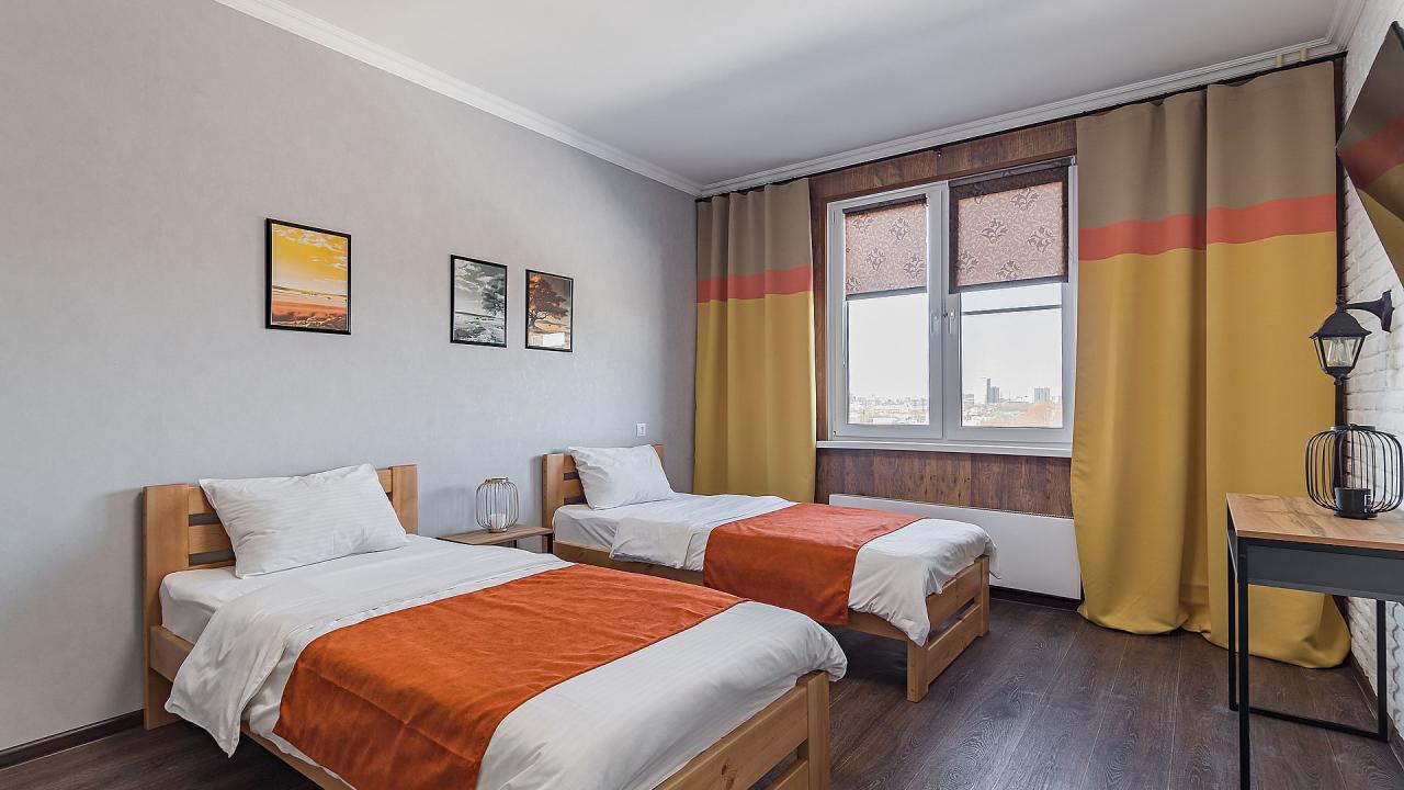 Real photos of Arrow on 107 Burnakovskaya Street
