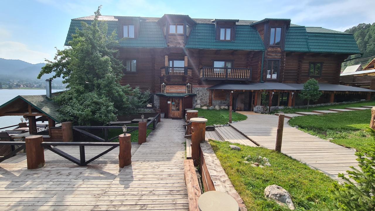 Real photos of Aru-Kel Manor