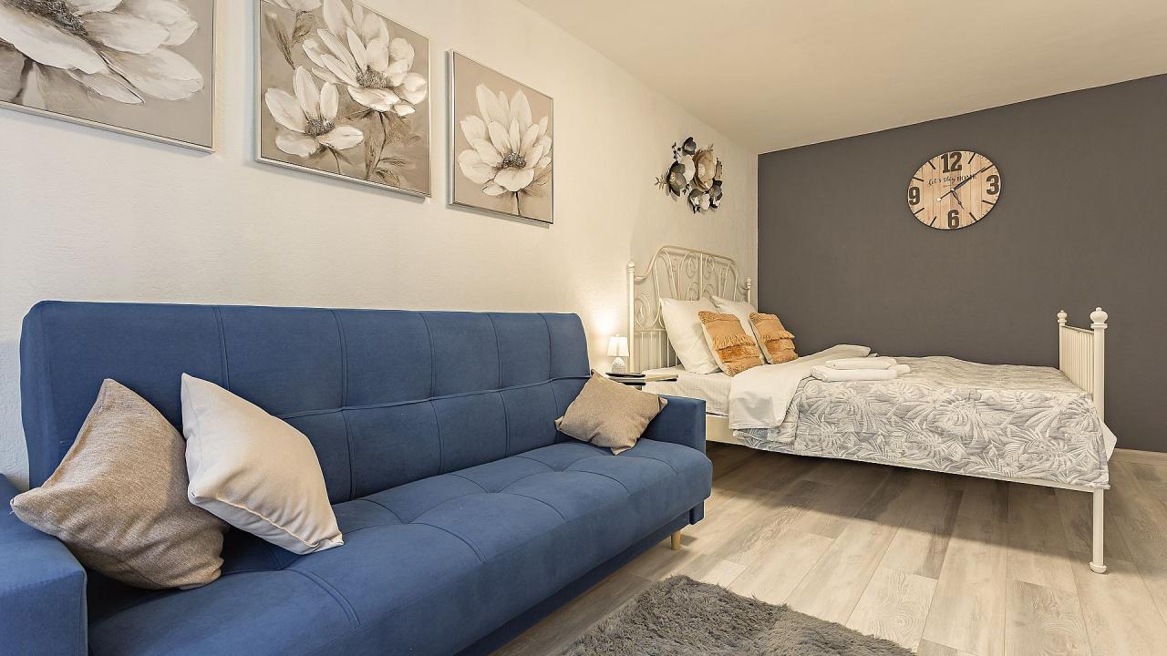 Real photos of Prima Rent on the face of Sergievskaya 1