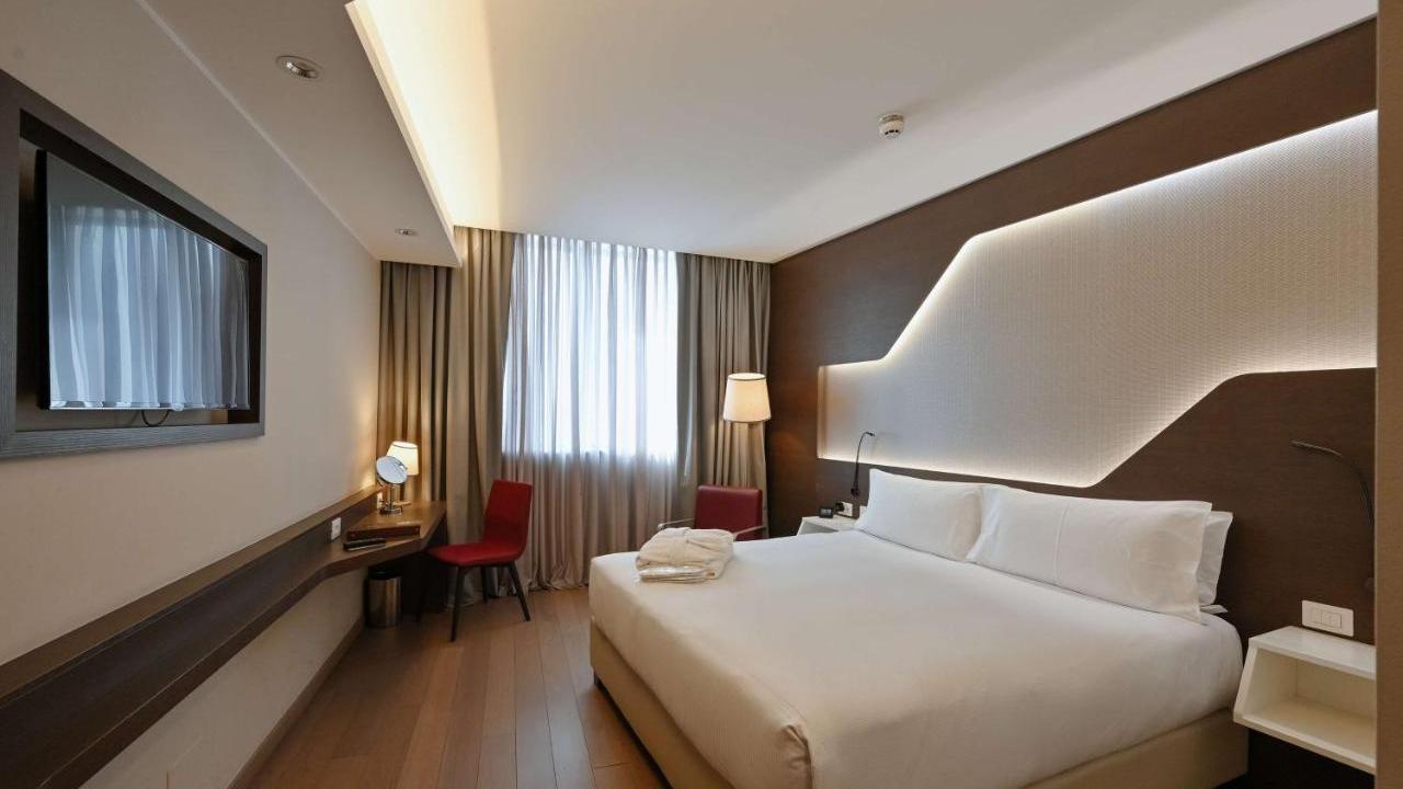 Реальные фото DoubleTree by Hilton Yerevan City Centre (Даблтри Хилтон Ереван Сити Центр)