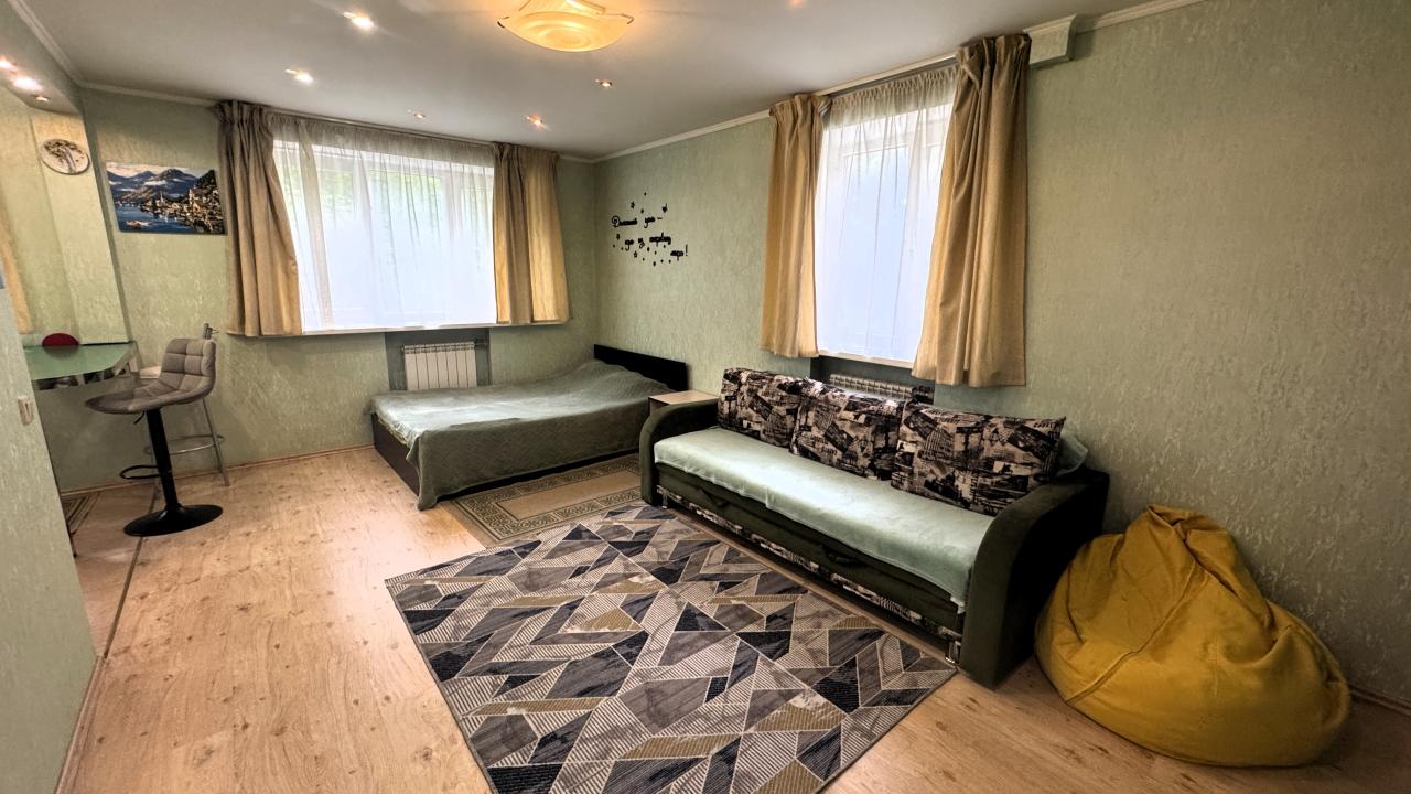 Real photos of spacious bedroom in front of the Oceanis Water Parks