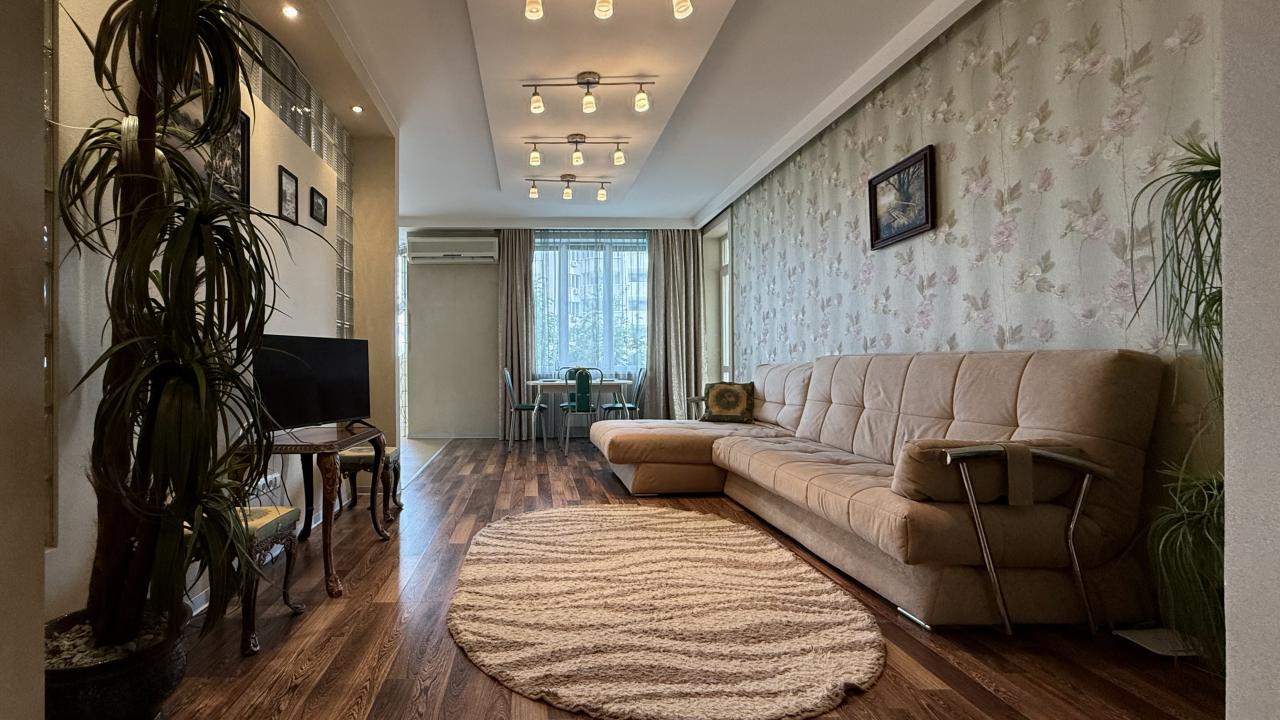 Real photos of 2 - room apartment from the company Home Hotel on Donetsk, 2