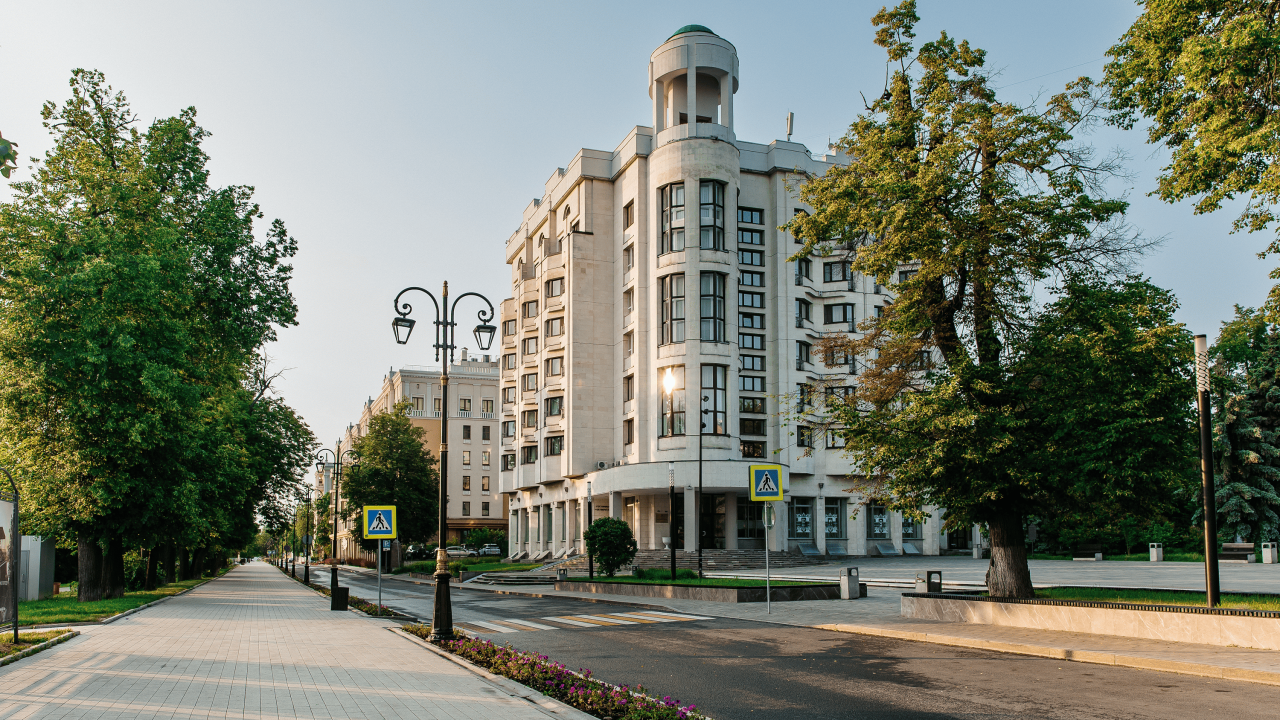 Real photos of Oktyabrskaya